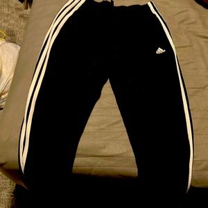 Women’s Adidas leggings/joggers